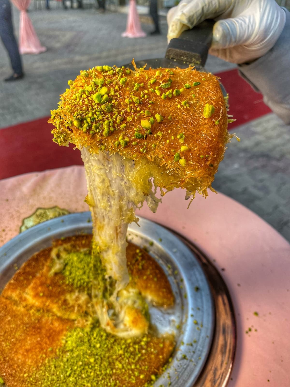 Künefe – Türkisches Käsedessert mit Kadayıf und Zuckersirup