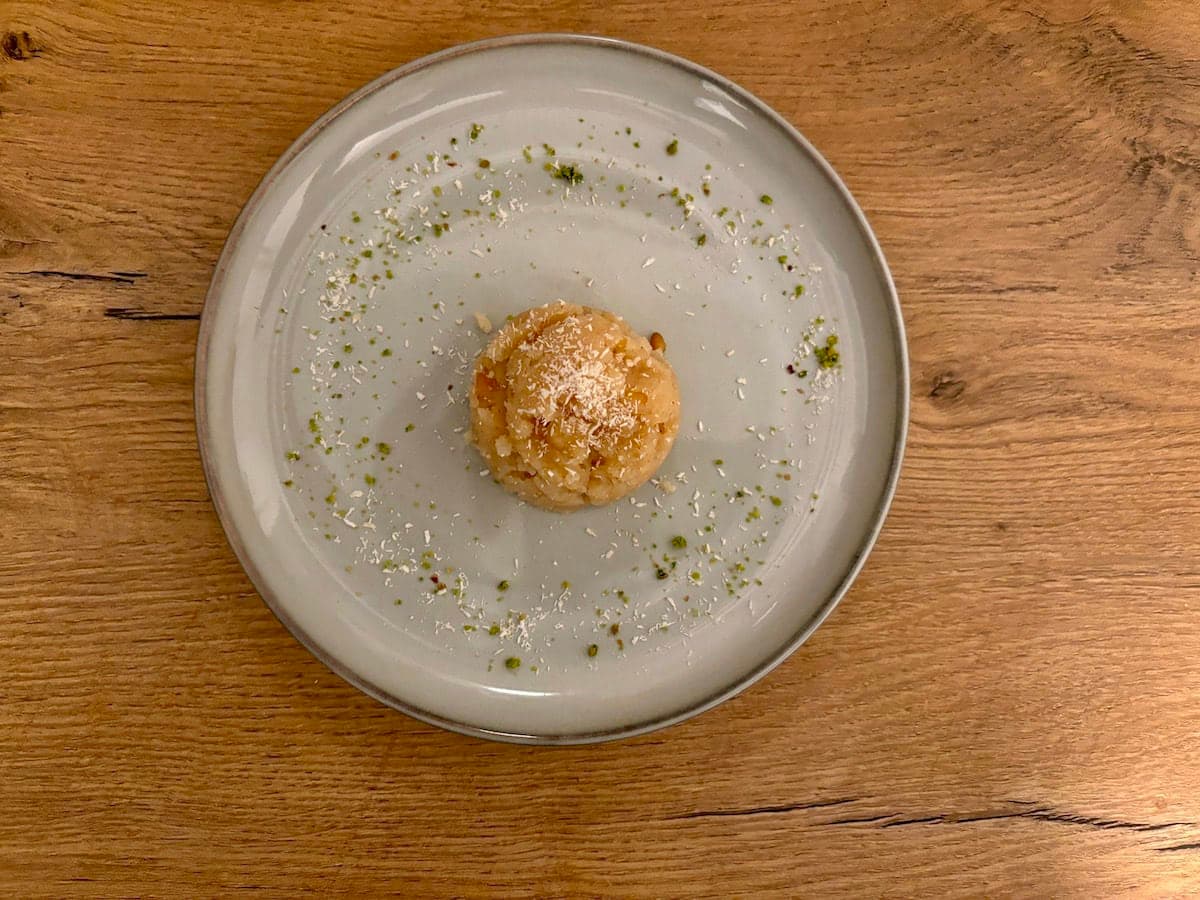 Fıstıklı Irmikli Helva