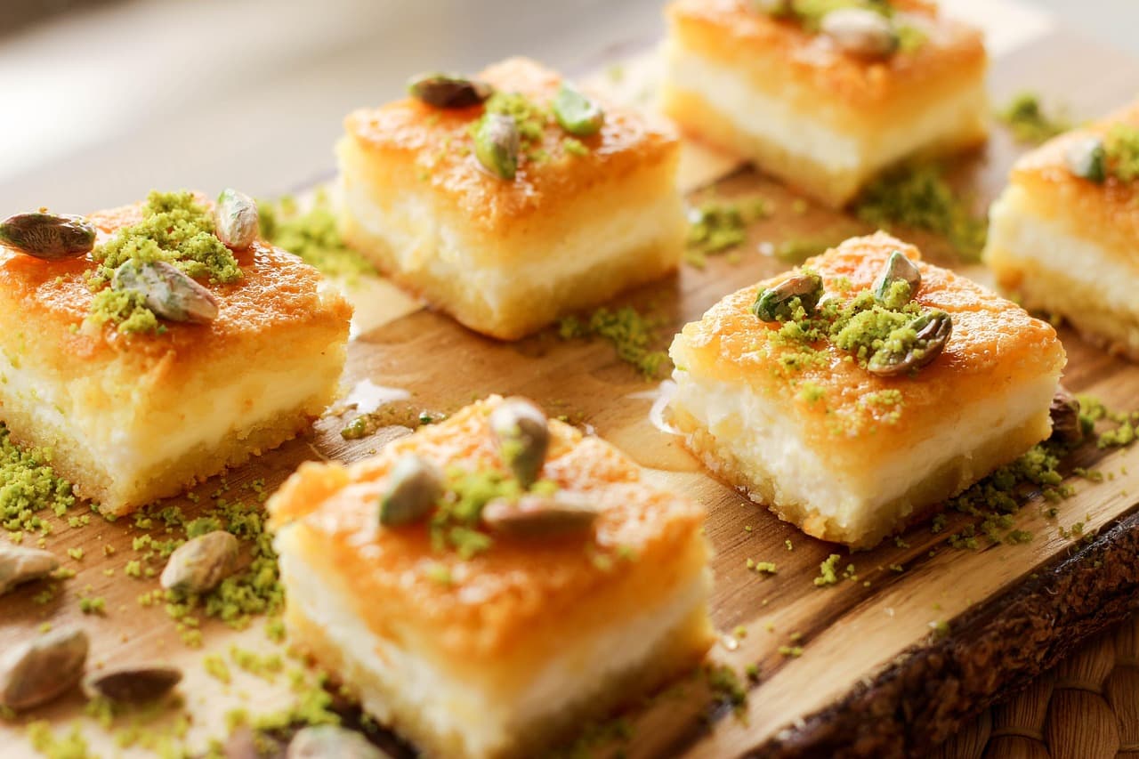 Revani – Türkischer Grießkuchen mit Zuckersirup (Revani Tatlısı)