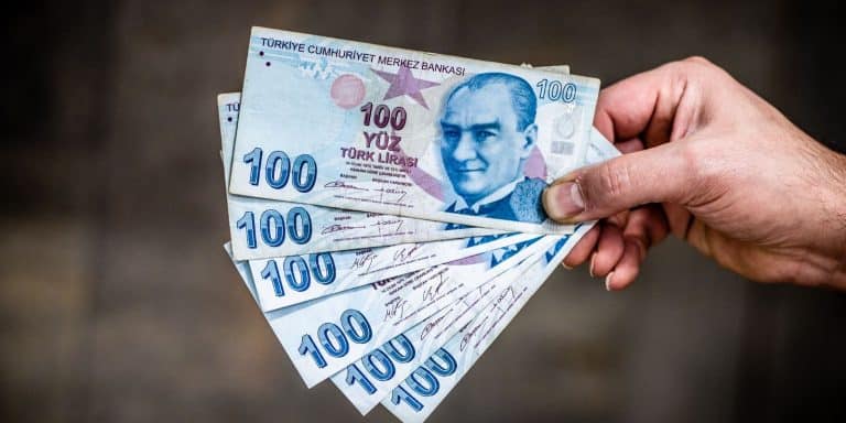 Wie kann ich Geld in die Türkei überweisen?
