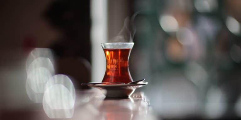 Türkischer Tee – Wie koche ich türkischen Tee & die Geschichte um das traditionelle Heißgetränk