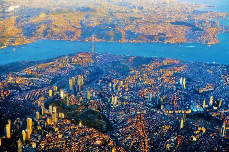 Wie viele Einwohner hat Istanbul?