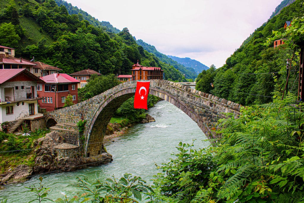 Historische Steinbrücke Firtina Vadisi